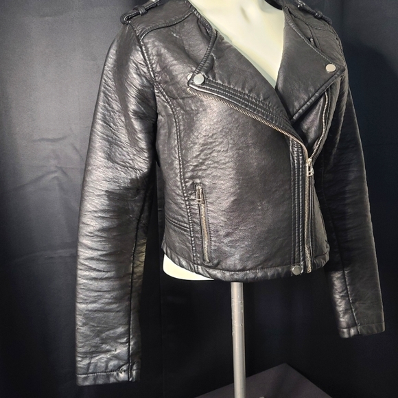 Cropped Faux Leather Jacket - Picture 2 of 2